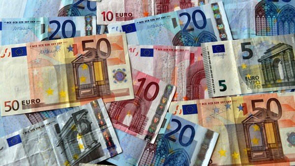 euro-hoy:-a-cuanto-cotiza-este-domingo-26-de-junio