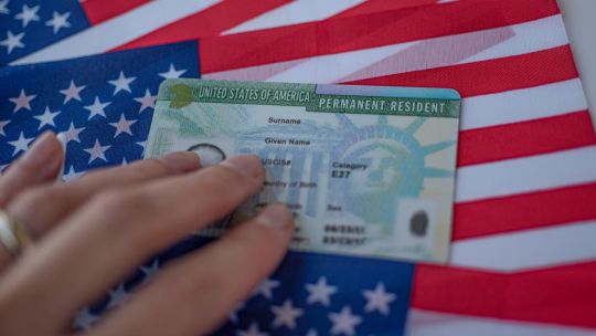 emigrar-a-estados-unidos:-flexibilizaran-el-proceso-de-residencia-para-inmigrantes
